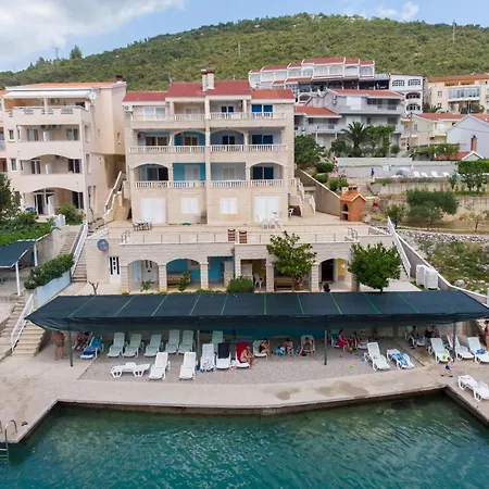 Jazina Pavlovic Pensionat